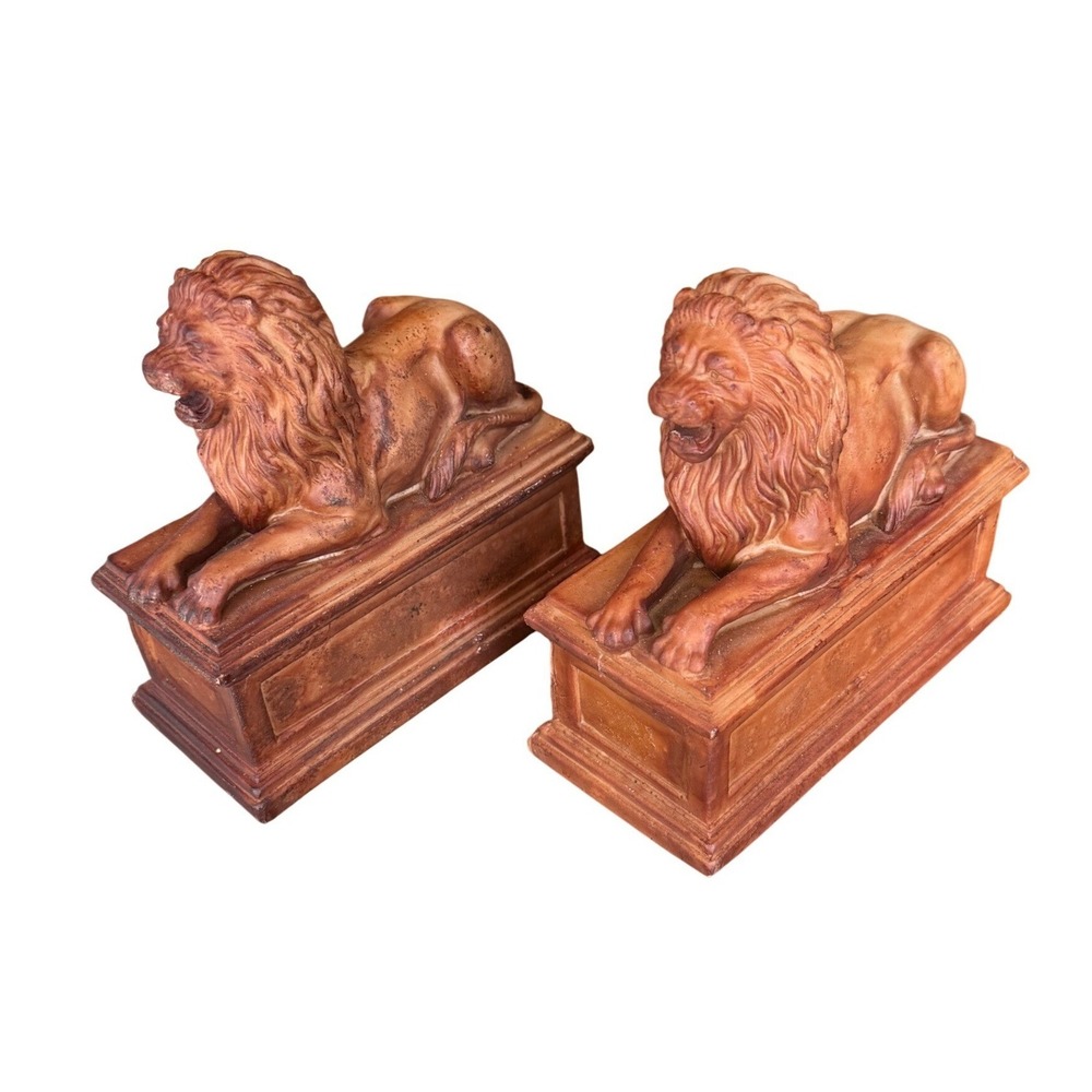 Andrea by Sadek Heavy Resin Lions on Plinths Sculpture Bookends set‎ of 2